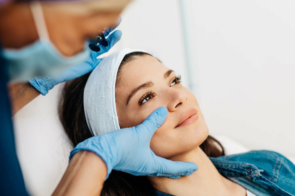 How To Become A Medical Esthetician In 6 Steps