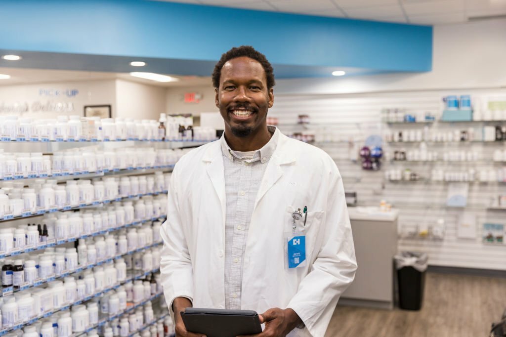How To Become A Pharmacy Technician In 7 Steps